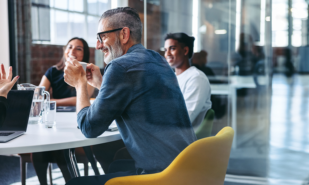 HR-Solutions_Beratung_Business-People-Meeting Unsere Services – HR Solutions